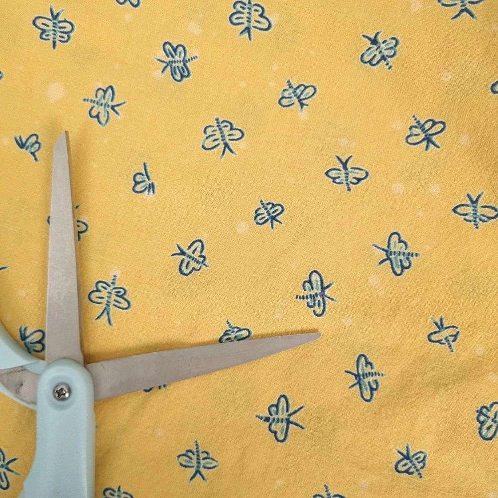 Williams-Sonoma Round Yellow Tablecloth Bees Floral Border Cotton French Country